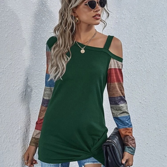 {M-XL} Green Top with Color Block Sleeves - Picture 1 of 3